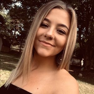 Meet your Posher, Makenzie